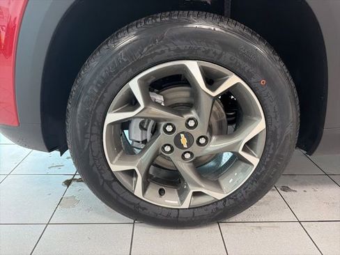 New 2026 Chevrolet Trax LT w/ Sunroof Package image 11