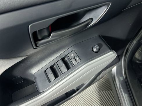 Used 2023 Toyota Highlander LE image 16