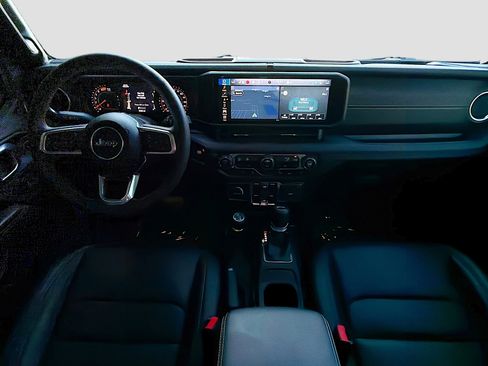 Used 2024 Jeep Wrangler Sahara w/ Technology Group image 15