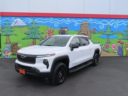 Certified 2024 Chevrolet Silverado EV W/T AWD/4WD image 39