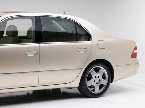 Used 2005 Lexus LS 430 RWD image 29