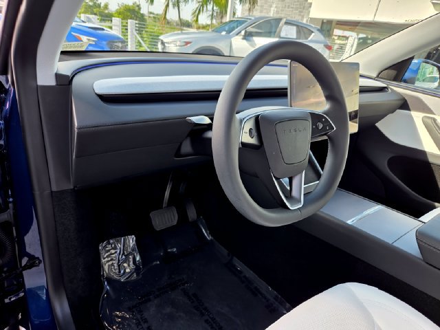 Used 2026 Tesla Model Y Long Range RWD image 27