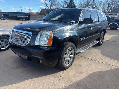 Used 2009 GMC Yukon XL Denali image 3