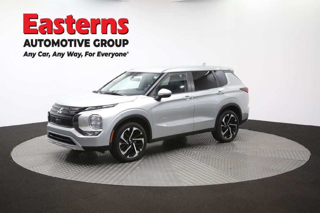 Used 2024 Mitsubishi Outlander SE AWD/4WD image 57