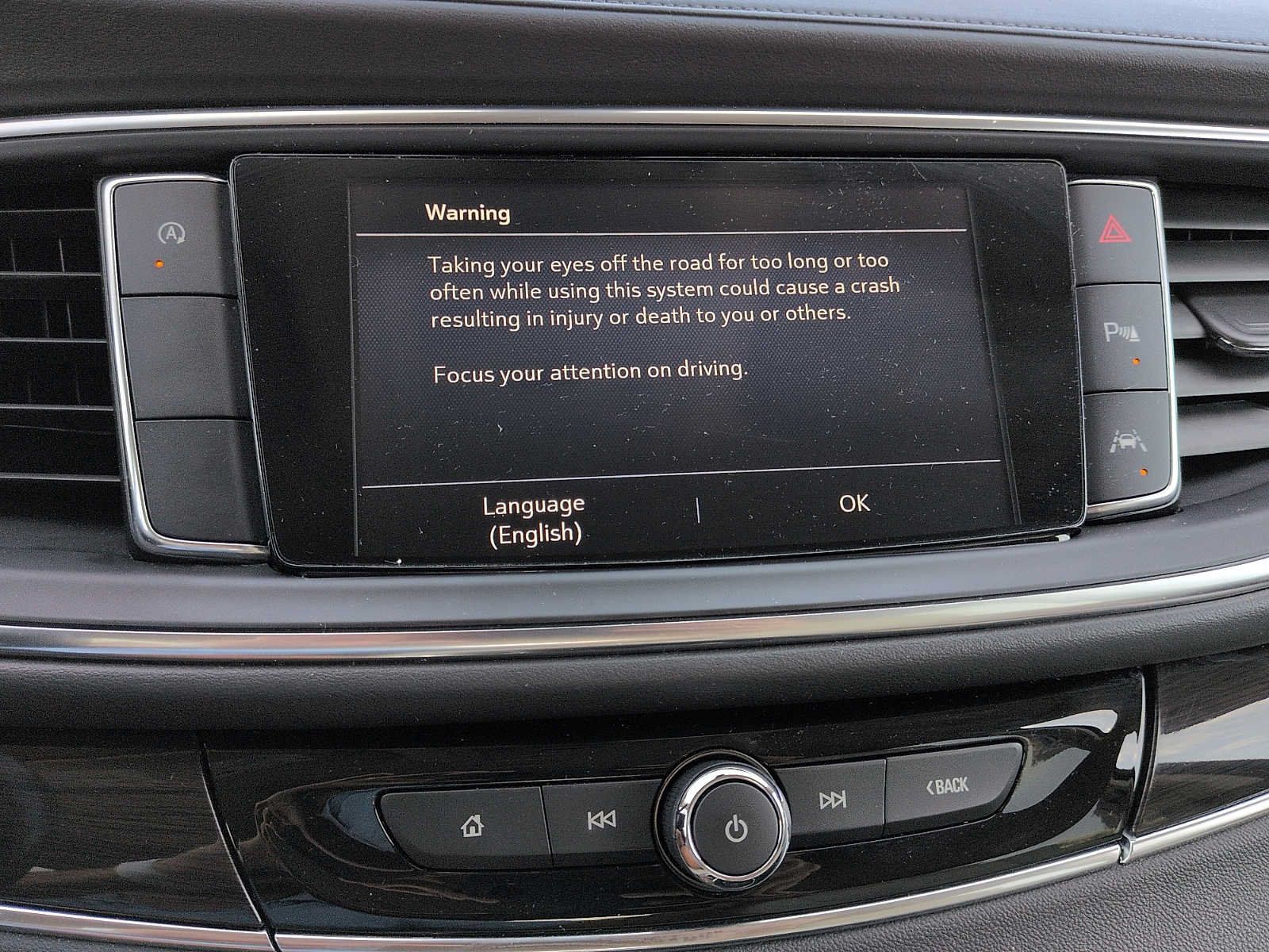 Used 2023 Buick Enclave Essence FWD image 19