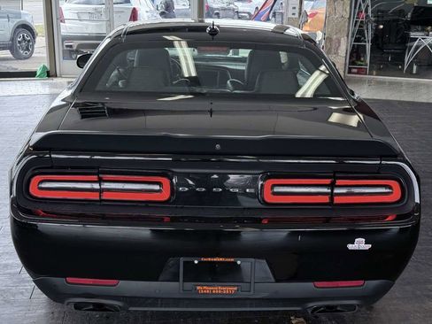 Used 2018 Dodge Challenger R/T Scat Pack w/ Leather Interior Group image 15