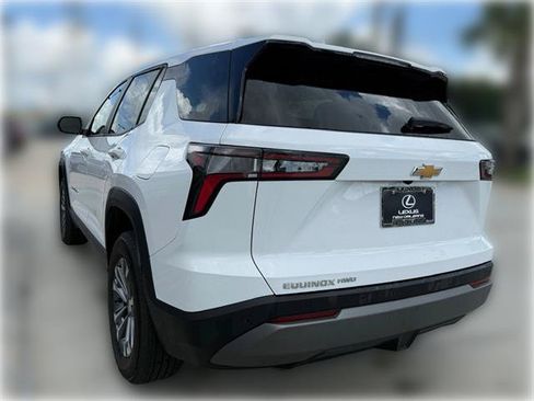 Used 2026 Chevrolet Equinox LT AWD/4WD image 6