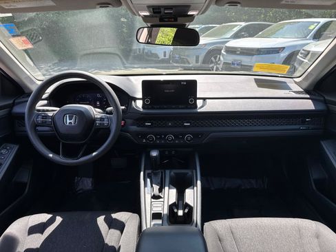 Used 2025 Honda Accord SE image 30