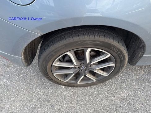 Used 2017 Volvo XC60 T6 Dynamic w/ Advanced Package image 8