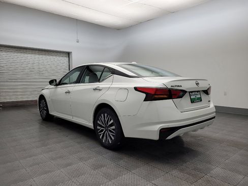 Used 2024 Nissan Altima 2.5 SV image 5