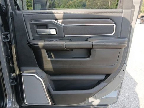 New 2026 RAM 4500 4x4 Crew Cab DRW w/ Laramie Trim Package image 23