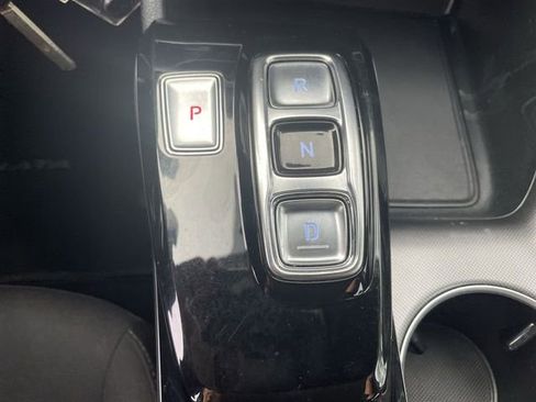 Used 2023 Hyundai Sonata SE w/ Preferred Accessory Package image 15