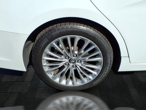 Used 2019 Toyota Avalon Limited w/ Advanced Safety Package FWD image 10