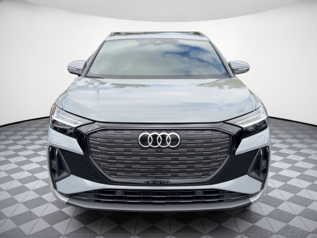 Used 2025 Audi Q4 e-tron Prestige w/ Black Optic Package AWD/4WD image 6
