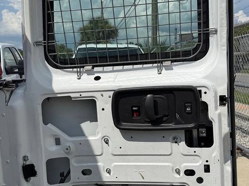 Used 2015 Chevrolet Express 2500 RWD image 20