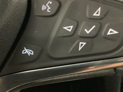 Used 2021 Chevrolet Equinox LT AWD/4WD image 16