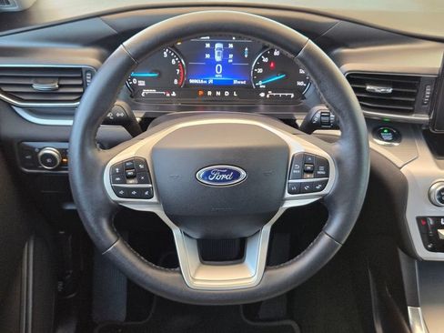 Used 2021 Ford Explorer XLT w/ Equipment Group 202A AWD/4WD image 21