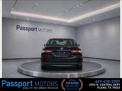 Used 2022 Toyota Corolla LE FWD image 2