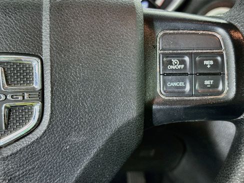 Used 2019 Dodge Journey SE w/ Blacktop Package FWD image 13