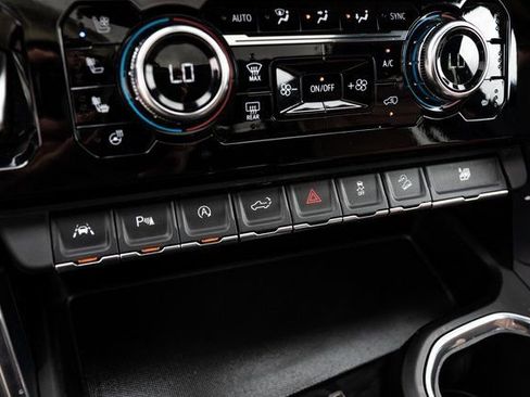 Used 2024 GMC Sierra 1500 Denali Ultimate image 36