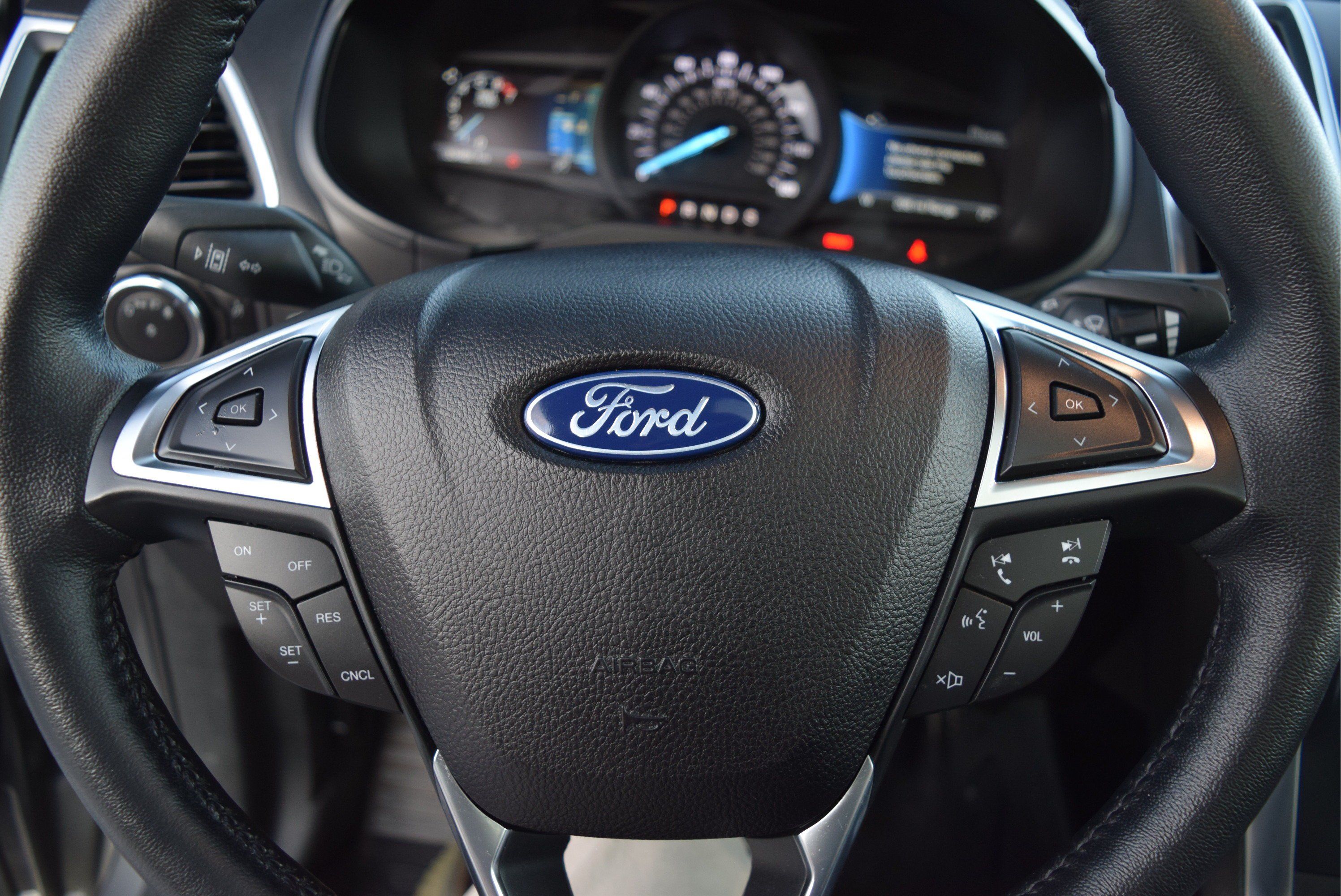 Certified 2023 Ford Edge Titanium AWD/4WD image 12