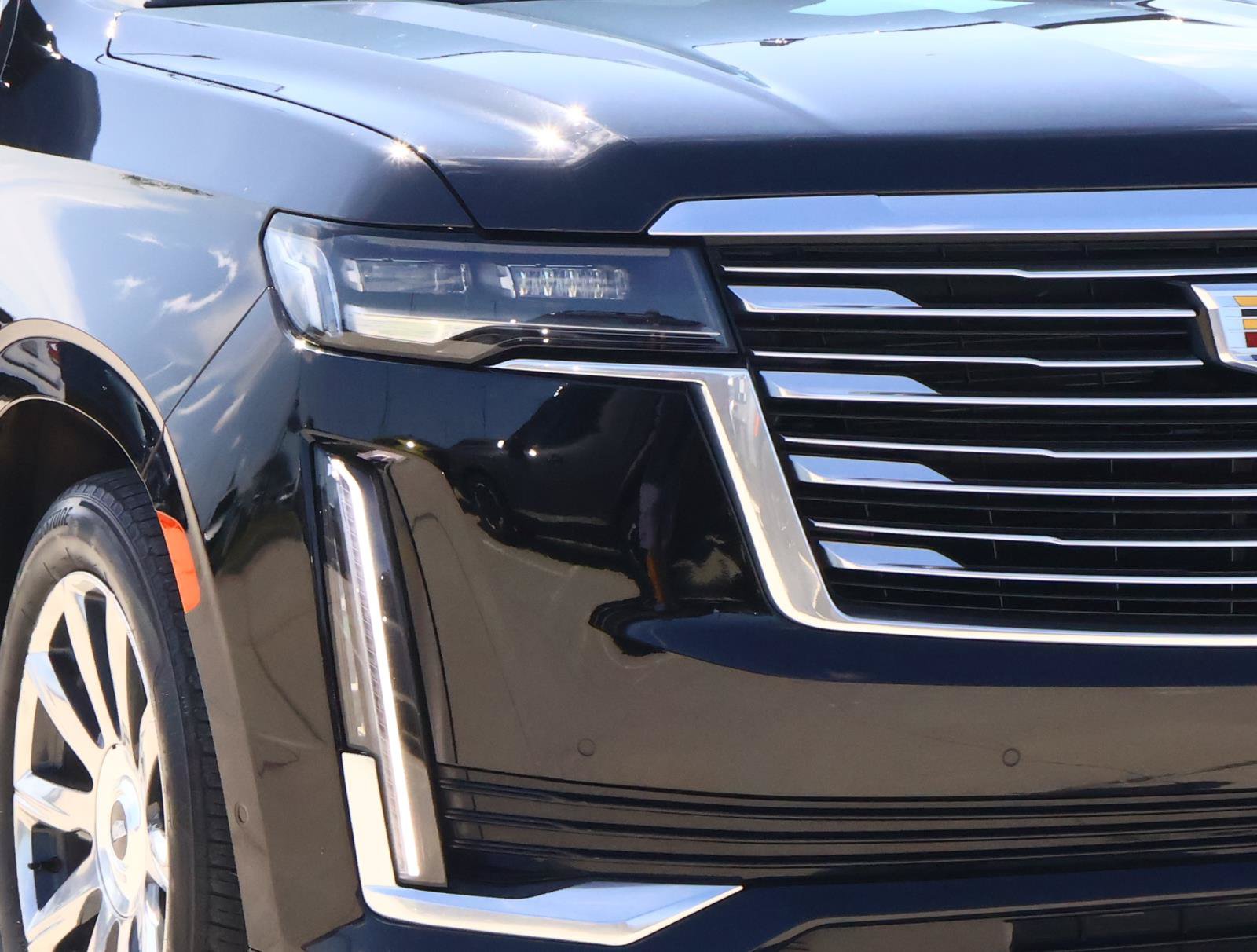 Certified 2024 Cadillac Escalade ESV Premium Luxury Platinum AWD/4WD image 9