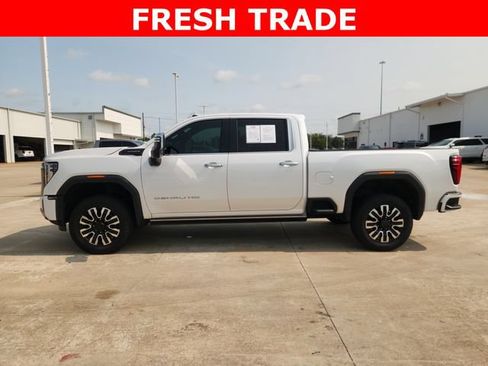 Used 2024 GMC Sierra 2500 Denali Ultimate w/ Max Trailering Package AWD/4WD image 4