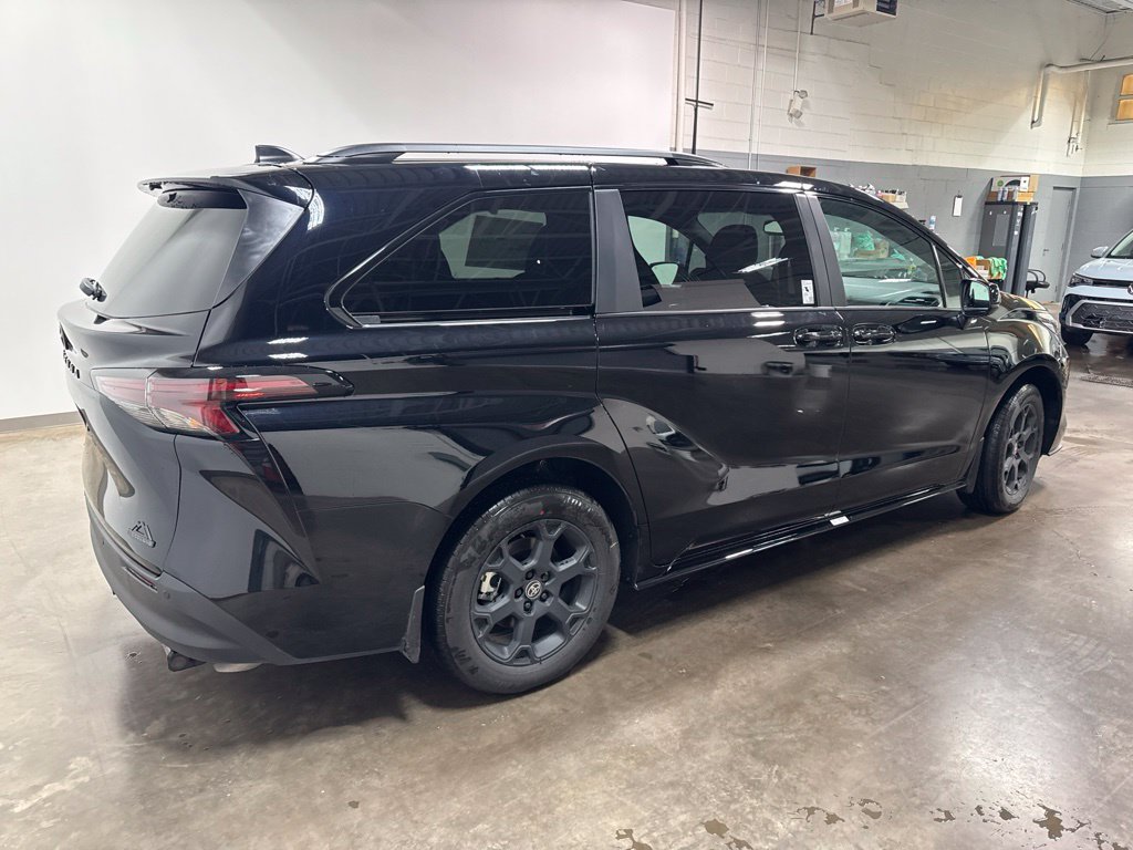 New 2026 Toyota Sienna XLE Woodland Edition AWD/4WD image 3