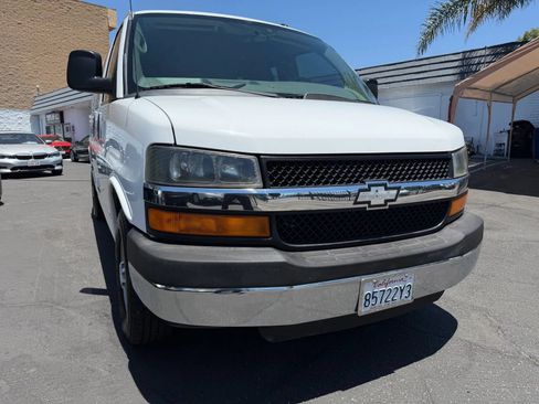 Used 2014 Chevrolet Express 2500 LT w/ LT Preferred Equipment Group RWD image 11