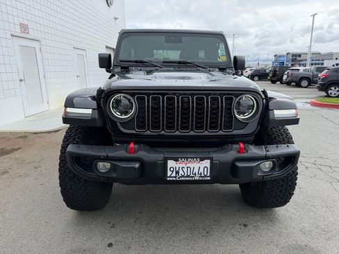 Used 2025 Jeep Wrangler Unlimited Rubicon AWD/4WD image 9