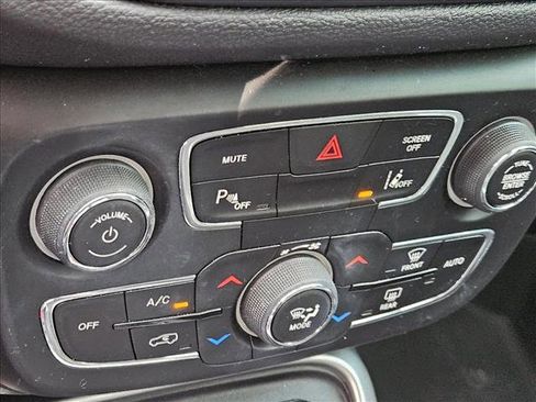 Used 2020 Jeep Compass Latitude image 15