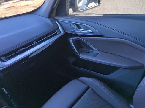 Used 2025 BMW X1 xDrive28i w/ Technology Package image 17