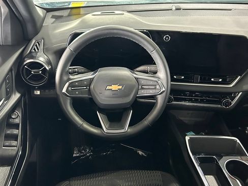 Used 2025 Chevrolet Equinox LT AWD/4WD image 8