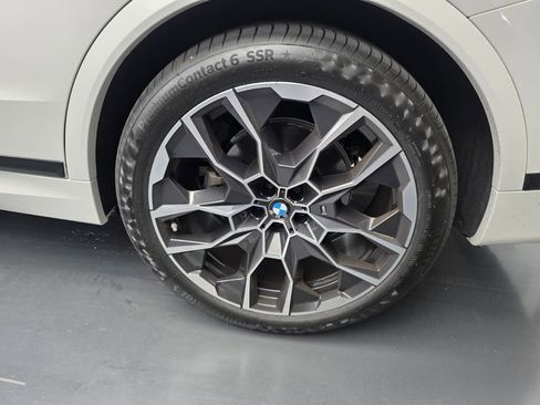 Certified 2023 BMW X7 xDrive40i w/ M Sport Package image 17