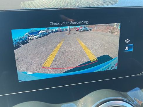 Used 2023 Mercedes-Benz GLB 250 4MATIC w/ Premium Package image 23