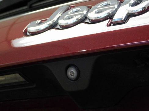 Used 2022 Jeep Compass Limited image 86