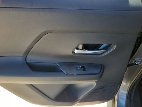 New 2026 Nissan Kicks SR FWD image 16