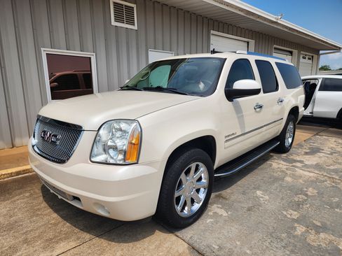 Used 2013 GMC Yukon XL Denali AWD/4WD image 9