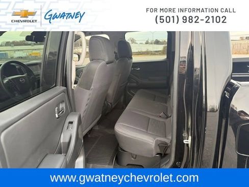 Used 2024 Nissan Frontier SV image 28