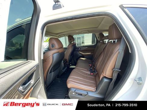 Used 2023 Acura MDX SH-AWD w/ Advance Package image 28