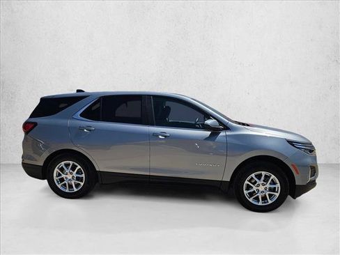 Used 2024 Chevrolet Equinox LT FWD image 4