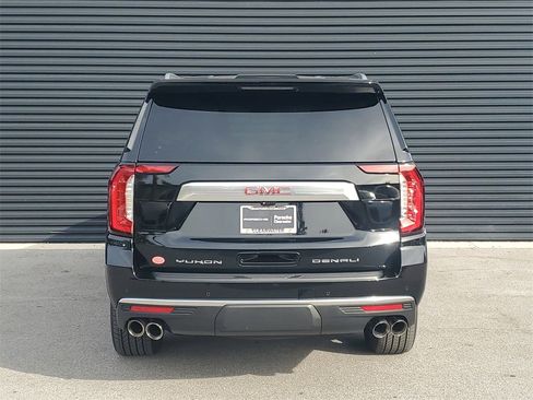Used 2024 GMC Yukon Denali w/ Denali Reserve Package image 6