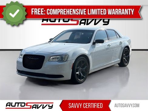 Used 2020 Chrysler 300 Touring w/ Sport Appearance Package image 3