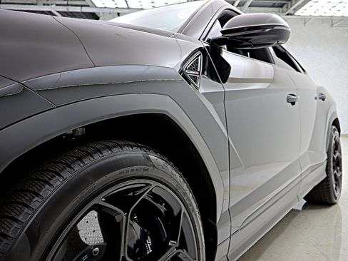 Used 2020 Lamborghini Urus image 19