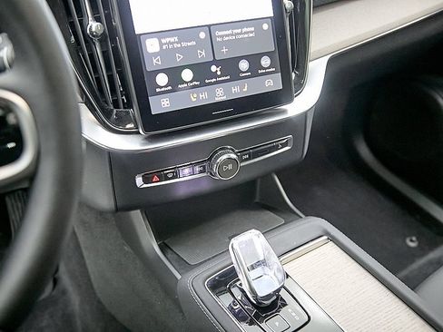 New 2026 Volvo XC90 B6 Plus w/ Protection Package Premier image 16