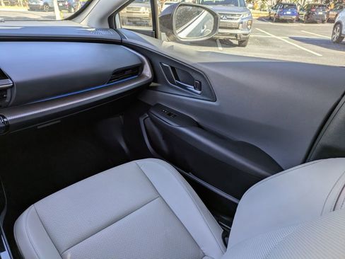 Certified 2023 Toyota Prius XLE image 16