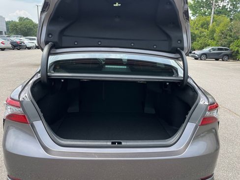 Used 2022 Toyota Camry XSE FWD image 17