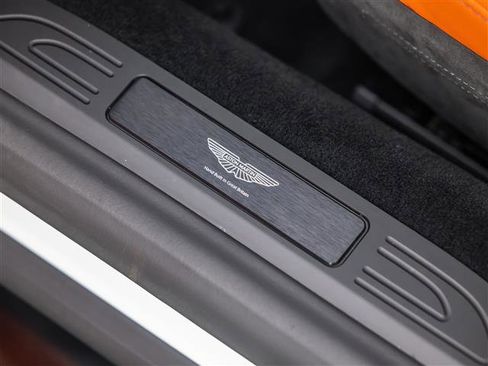 Used 2025 Aston Martin V8 Vantage Coupe image 19