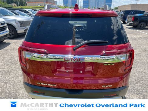 Used 2021 GMC Acadia SLT w/ Preferred Package AWD/4WD image 4