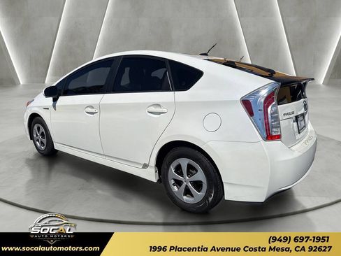 Used 2012 Toyota Prius Four FWD image 2